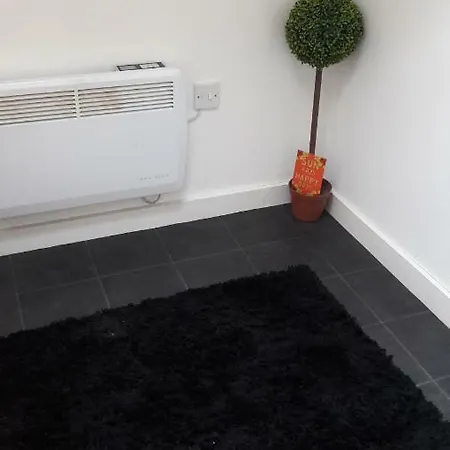 Albion Apartment *